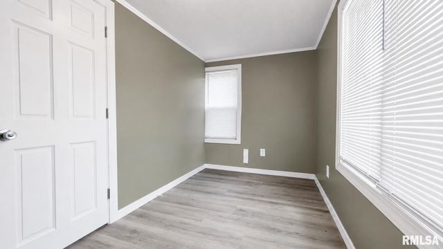 565 ROOSEVELT Street, Creve Coeur, IL 61610
