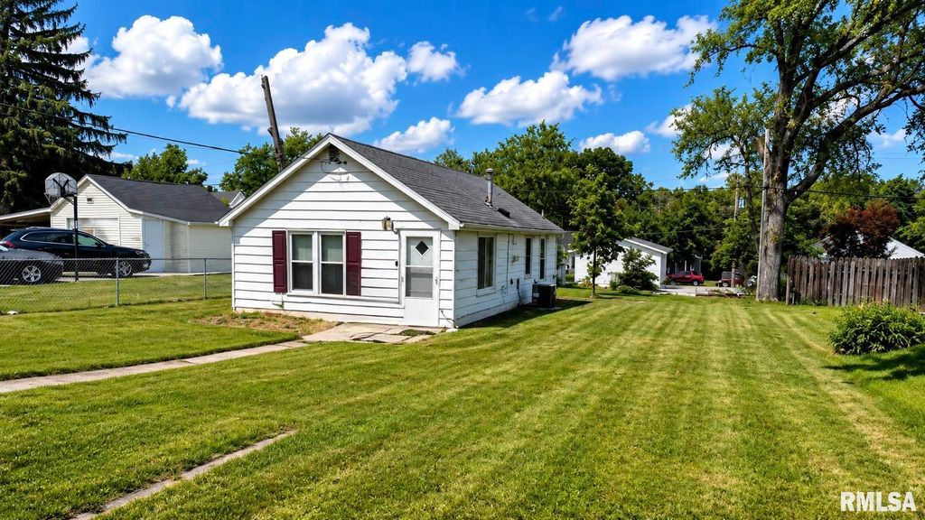565 ROOSEVELT Street, Creve Coeur, IL 61610