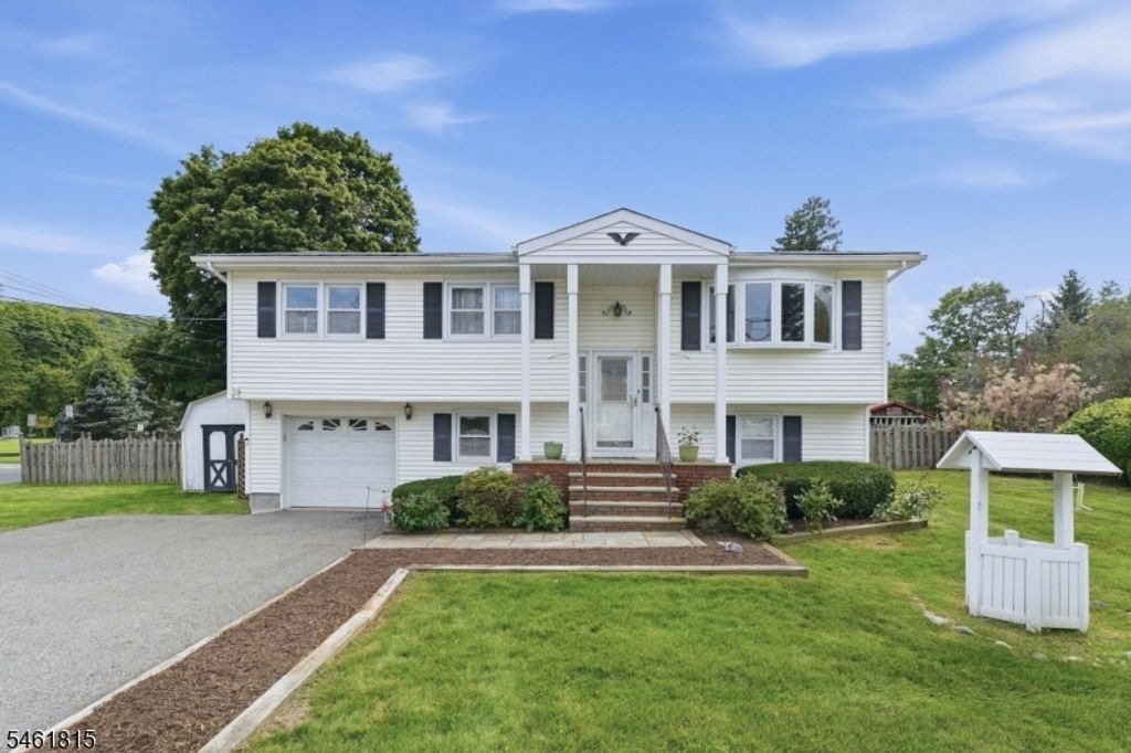 453 Warwick Tpke, West Milford Twp., NJ 07421 — exterior