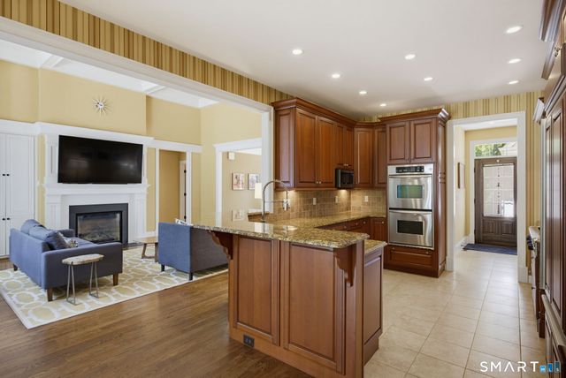 158 Appian Way, Coventry, CT 06238