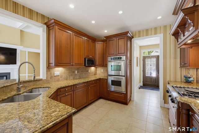 158 Appian Way, Coventry, CT 06238