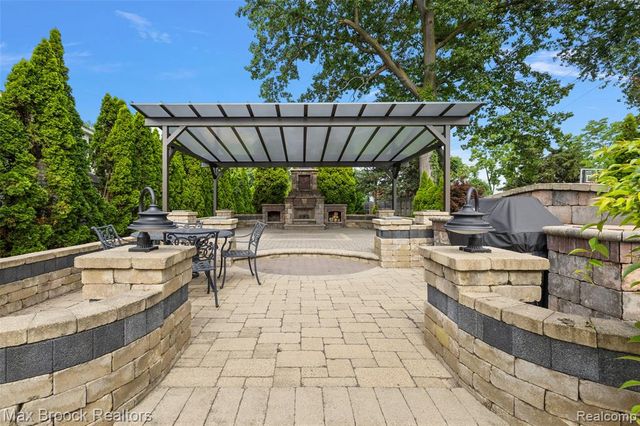 3642 Orchard Lake Road, West Bloomfield, MI 48324