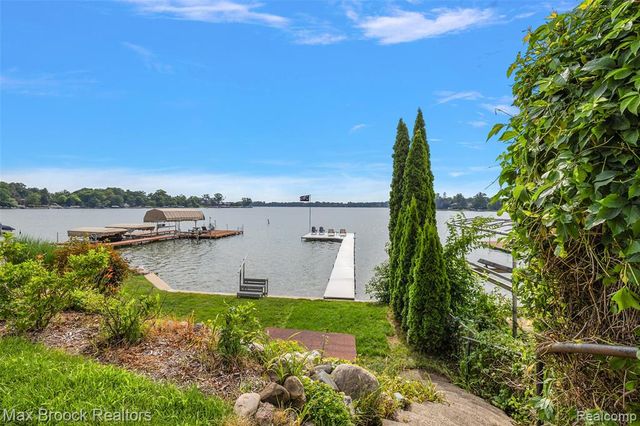 3642 Orchard Lake Road, West Bloomfield, MI 48324