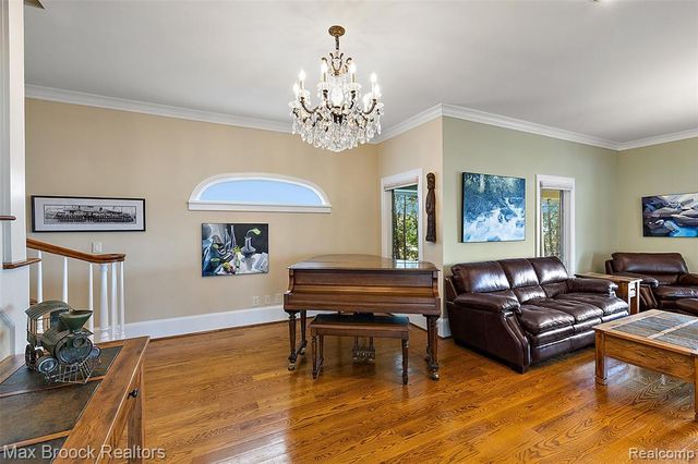 3642 Orchard Lake Road, West Bloomfield, MI 48324