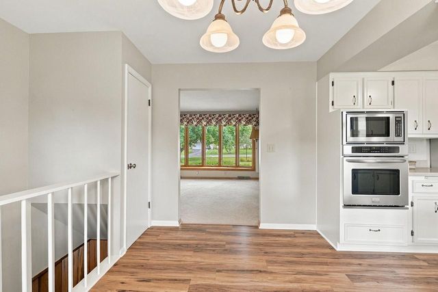 181 Highview DRIVE, Cedarburg, WI 53012