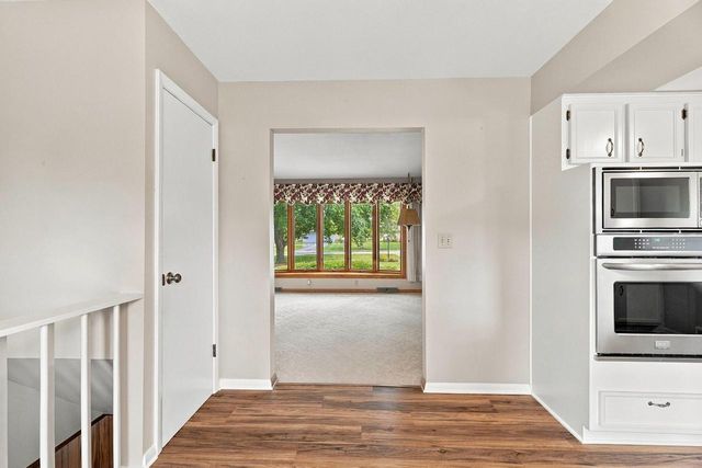 181 Highview DRIVE, Cedarburg, WI 53012