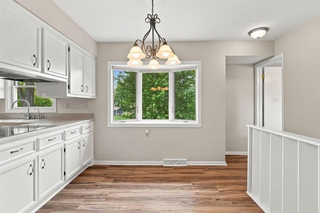 181 Highview DRIVE, Cedarburg, WI 53012