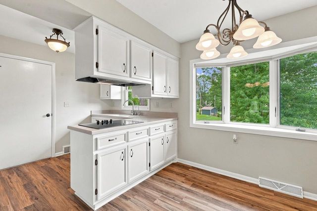181 Highview DRIVE, Cedarburg, WI 53012
