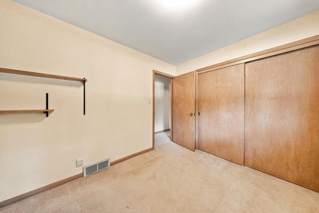 181 Highview DRIVE, Cedarburg, WI 53012