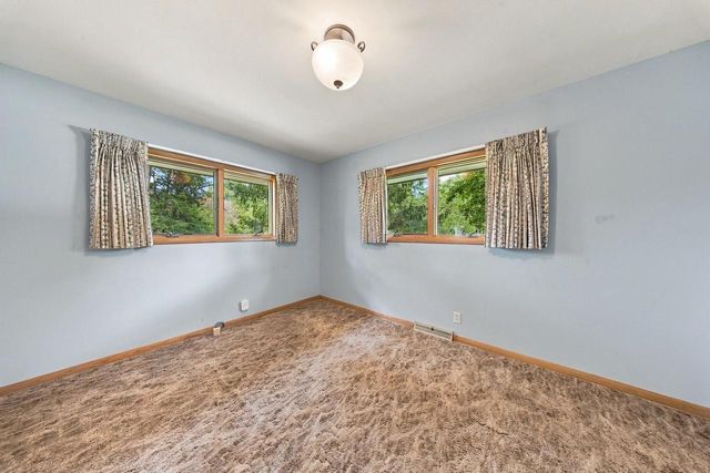 181 Highview DRIVE, Cedarburg, WI 53012