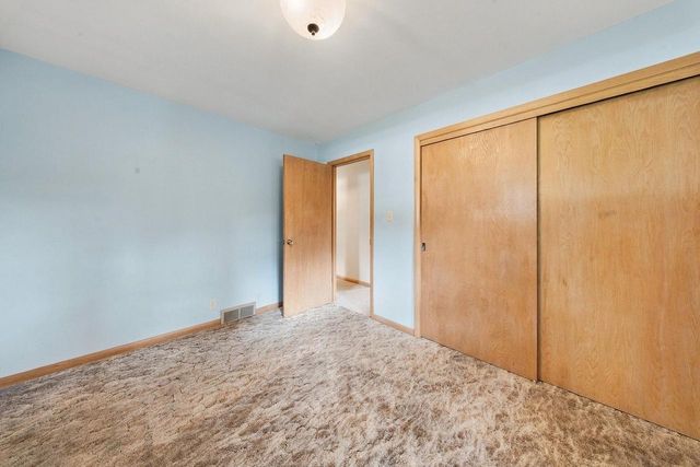 181 Highview DRIVE, Cedarburg, WI 53012