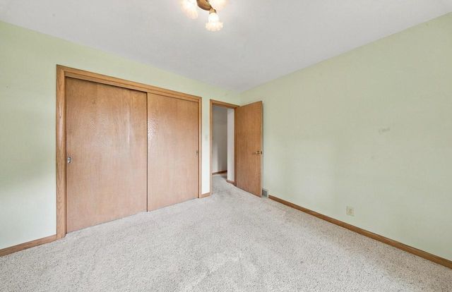 181 Highview DRIVE, Cedarburg, WI 53012