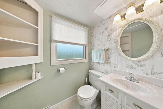 181 Highview DRIVE, Cedarburg, WI 53012