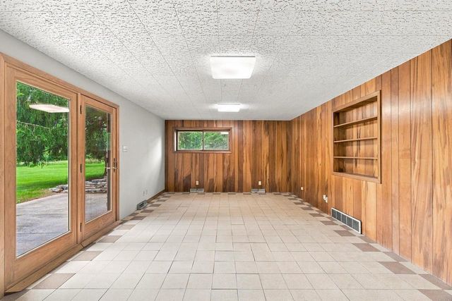 181 Highview DRIVE, Cedarburg, WI 53012