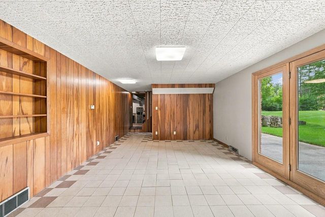 181 Highview DRIVE, Cedarburg, WI 53012