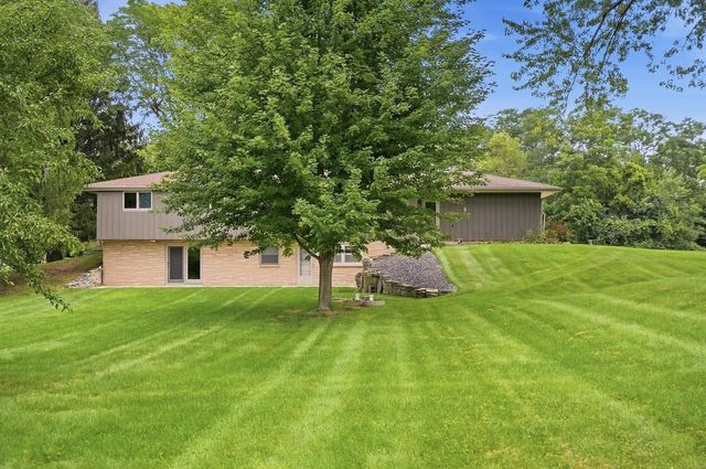181 Highview DRIVE, Cedarburg, WI 53012