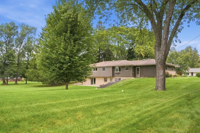 181 Highview DRIVE, Cedarburg, WI 53012