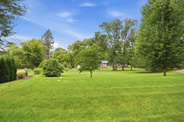 181 Highview DRIVE, Cedarburg, WI 53012
