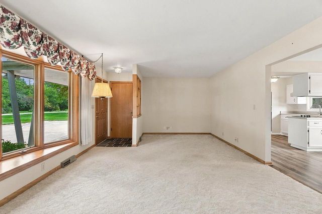 181 Highview DRIVE, Cedarburg, WI 53012