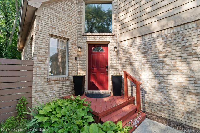 400 LA PLAZA, Royal Oak, MI 48073