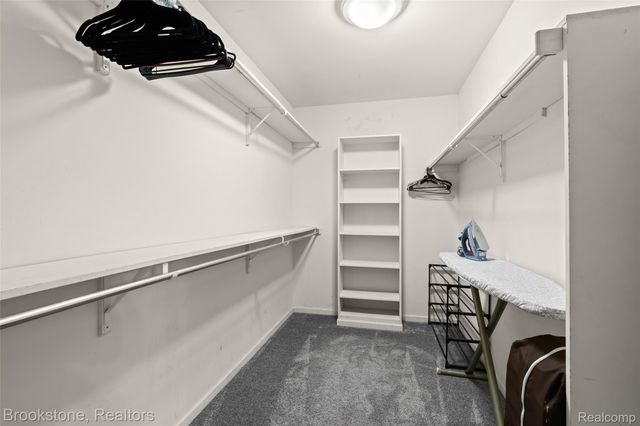 400 LA PLAZA, Royal Oak, MI 48073