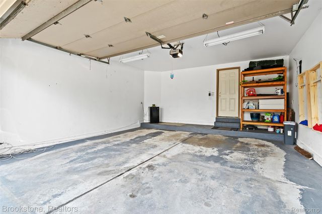 400 LA PLAZA, Royal Oak, MI 48073