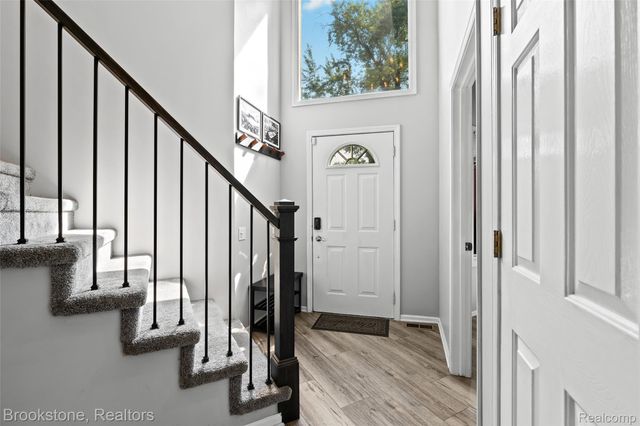 400 LA PLAZA, Royal Oak, MI 48073