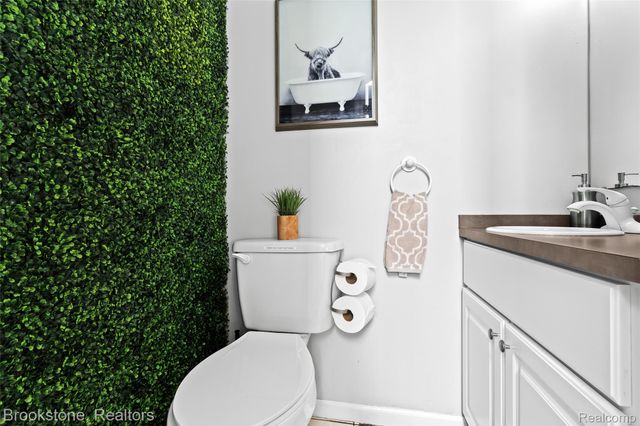 400 LA PLAZA, Royal Oak, MI 48073