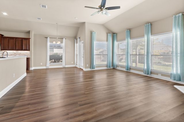 7425 Waterwell Trail, Forest Hill, TX 76140