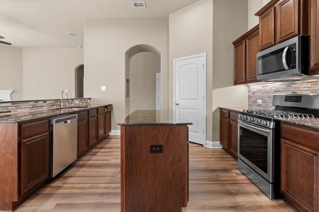 7425 Waterwell Trail, Forest Hill, TX 76140