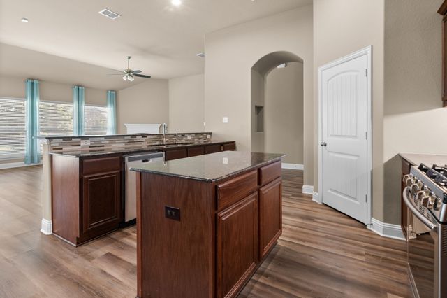 7425 Waterwell Trail, Forest Hill, TX 76140