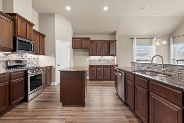 7425 Waterwell Trail, Forest Hill, TX 76140