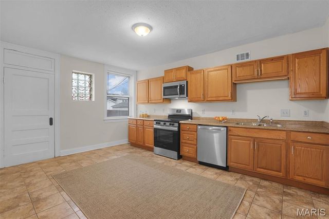 4916 Robert Avenue, St Louis, MO 63109