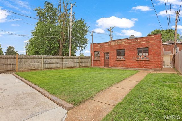 4916 Robert Avenue, St Louis, MO 63109