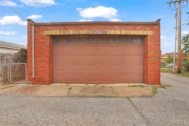 4916 Robert Avenue, St Louis, MO 63109