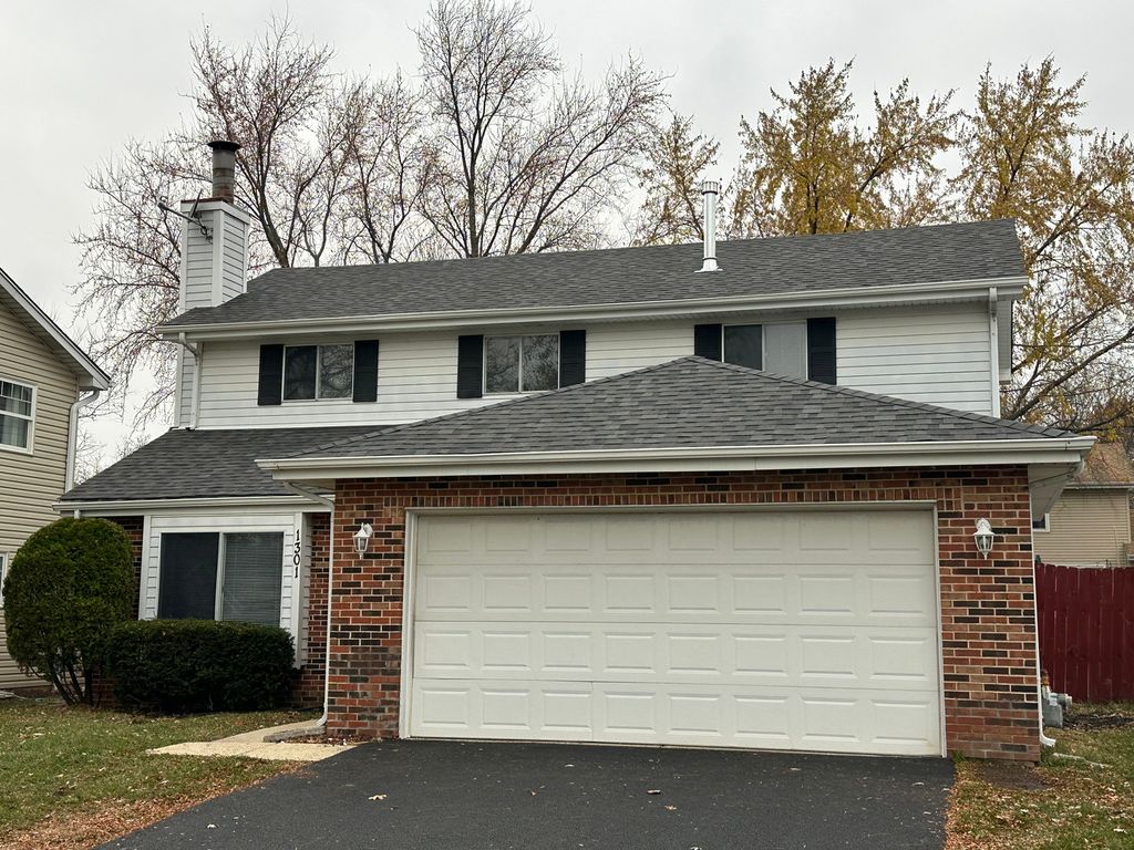1301 Haverhill Circle, Naperville, IL 60563