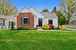 1122 Keneberry Way Se, East Grand Rapids, MI 49506