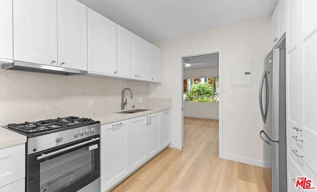 4345 Ventura Canyon Avenue, Sherman Oaks (los Angeles), CA 91423