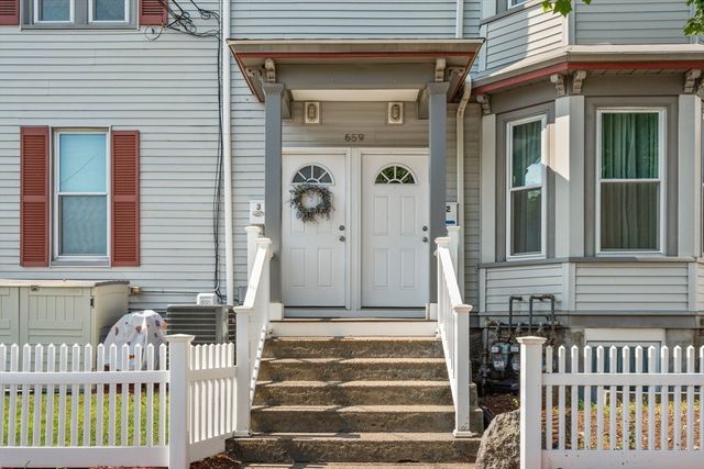 659 Moody St 3, Waltham, MA 02453