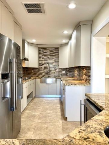 720 N 64th Ave, Hollywood, FL 33024