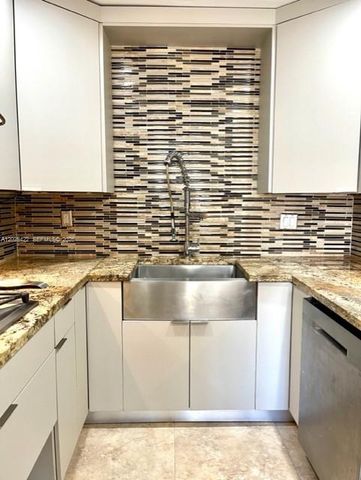 720 N 64th Ave, Hollywood, FL 33024