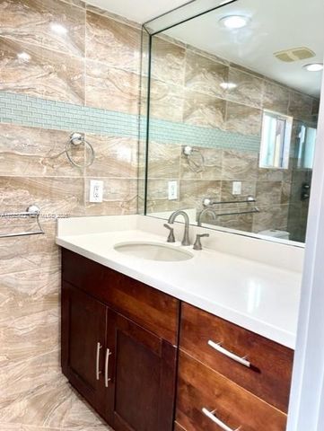 720 N 64th Ave, Hollywood, FL 33024