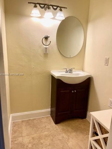 720 N 64th Ave, Hollywood, FL 33024
