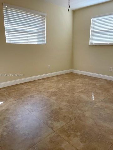 720 N 64th Ave, Hollywood, FL 33024