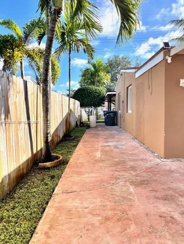 720 N 64th Ave, Hollywood, FL 33024