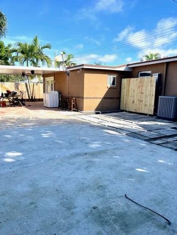 720 N 64th Ave, Hollywood, FL 33024