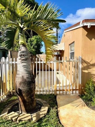 720 N 64th Ave, Hollywood, FL 33024