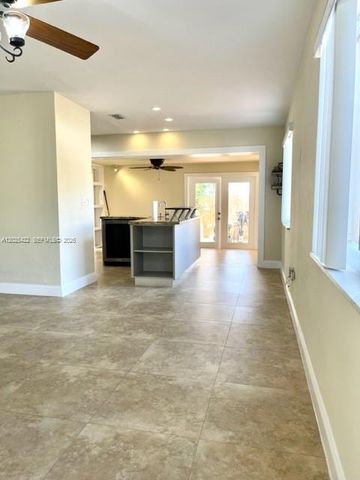 720 N 64th Ave, Hollywood, FL 33024