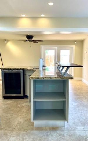 720 N 64th Ave, Hollywood, FL 33024