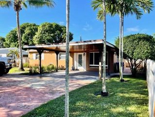 720 N 64th Ave, Hollywood, FL 33024